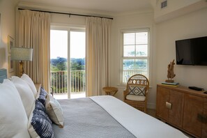 3 bedrooms, iron/ironing board, travel crib, free WiFi