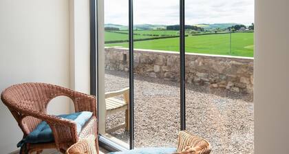 Lookout South - 4.5 miles from Cornhill-on-Tweed, sleeping 4