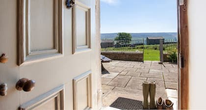 HEATHERDENE - Cottage set in the midst of the Yorkshire Dales with amazing views