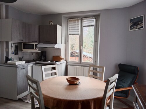 1st floor studio with balcony 