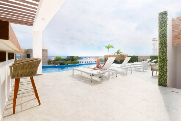 Pool - Pets Stay Free! Chic Condo with All the Comforts (Playa del Carmen)