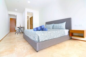 1 bedroom, desk, iron/ironing board, free WiFi - Pets Stay Free! Chic Condo with All the Comforts (Playa del Carmen)