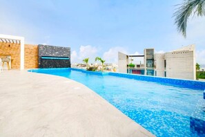 Pool - Pets Stay Free! Chic Condo with All the Comforts (Playa del Carmen)