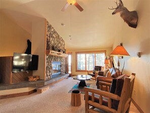 House (RC1987) | Living room - Rc1987 Montana Mountain Hideaway (Whitefish)