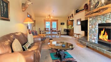 House (RC1987) | Living room