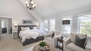 3 habitaciones, escritorio, tabla de planchar con plancha y wifi gratis