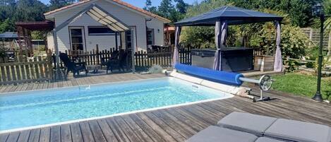 Piscine extérieure, piscine chauffée