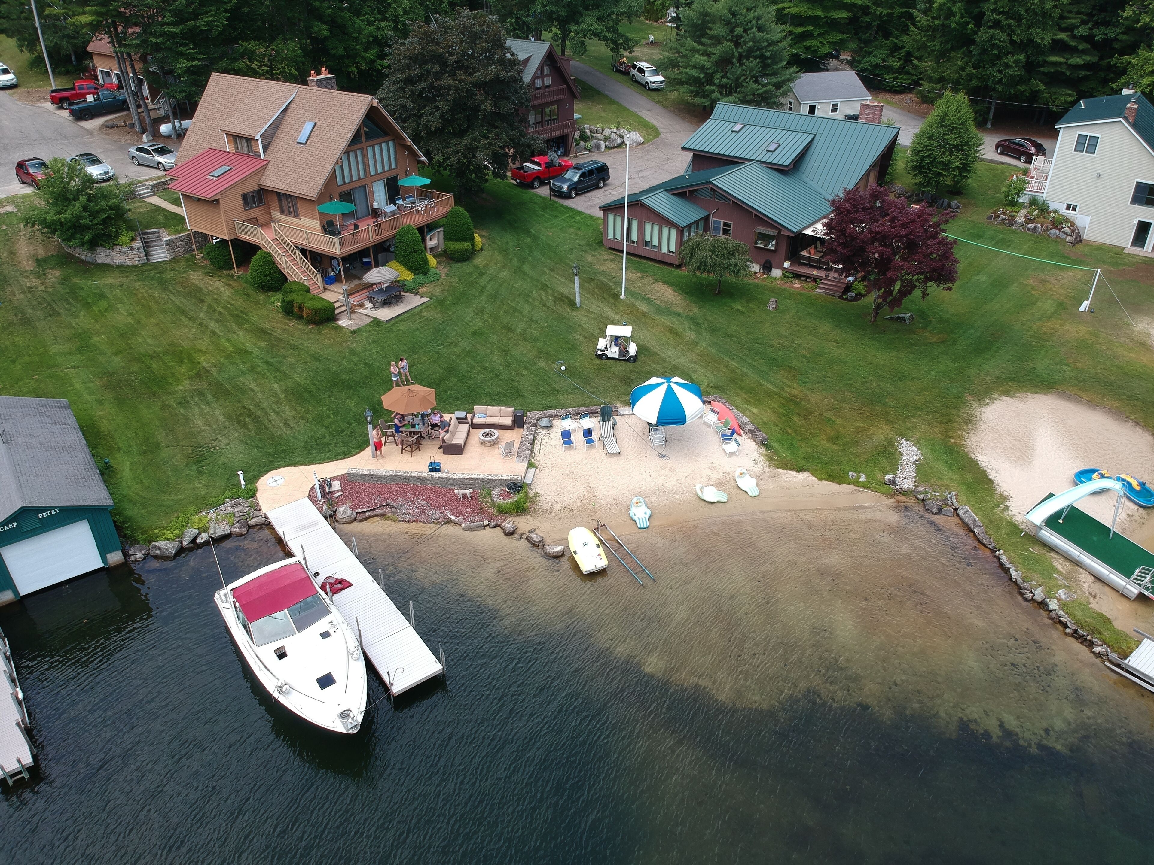 5 BR Water Front,  PRIVATE SANDY BEACH, 40 foot dock, deep water. Central Air