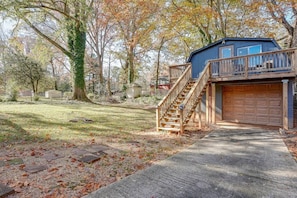 Exterior - Atl Luxury Home+Guest House 1mi from the Battery (Smyrna)