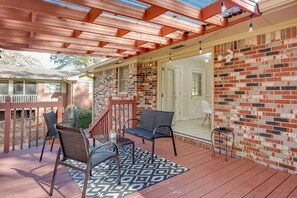 Terrace/patio - Atl Luxury Home+Guest House 1mi from the Battery (Smyrna)