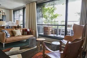 Habitación ejecutiva doble | Ropa de cama de alta calidad, colchones con acolchado adicional, minibar