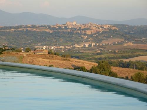 Panoramic villa with swimming pool 