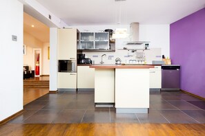 Apartment, 2 Bedrooms, Kitchen | Private kitchen | Microwave, dishwasher, electric kettle, toaster - Apartment Warsaw Plac Konstytucji (Warsaw)