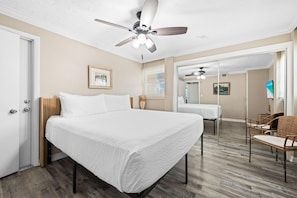 公寓式客房, 多张床, 海景 (Sunlight Sensation - C) | 2 多间卧室、特色装修、特色家居、熨斗/熨衣板