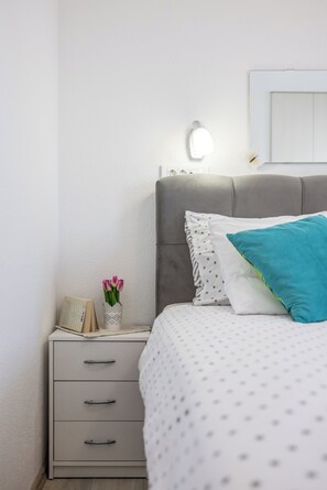 2 bedrooms, in-room safe, desk, soundproofing