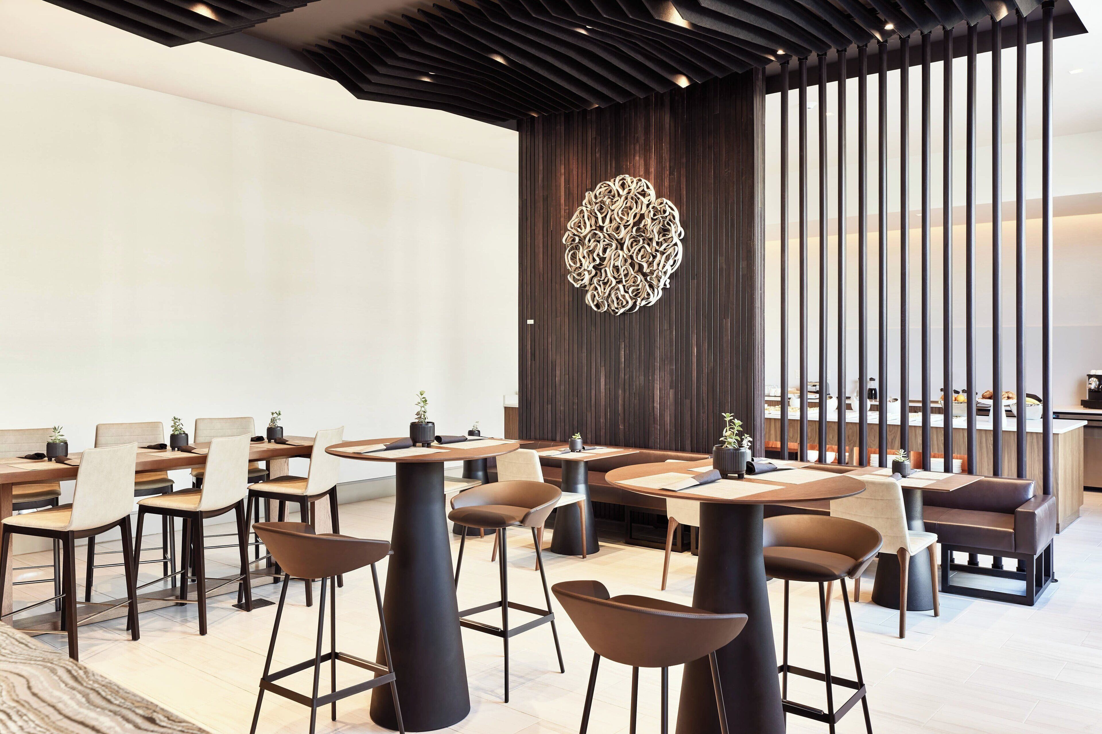 Petit déjeuner servi sur place