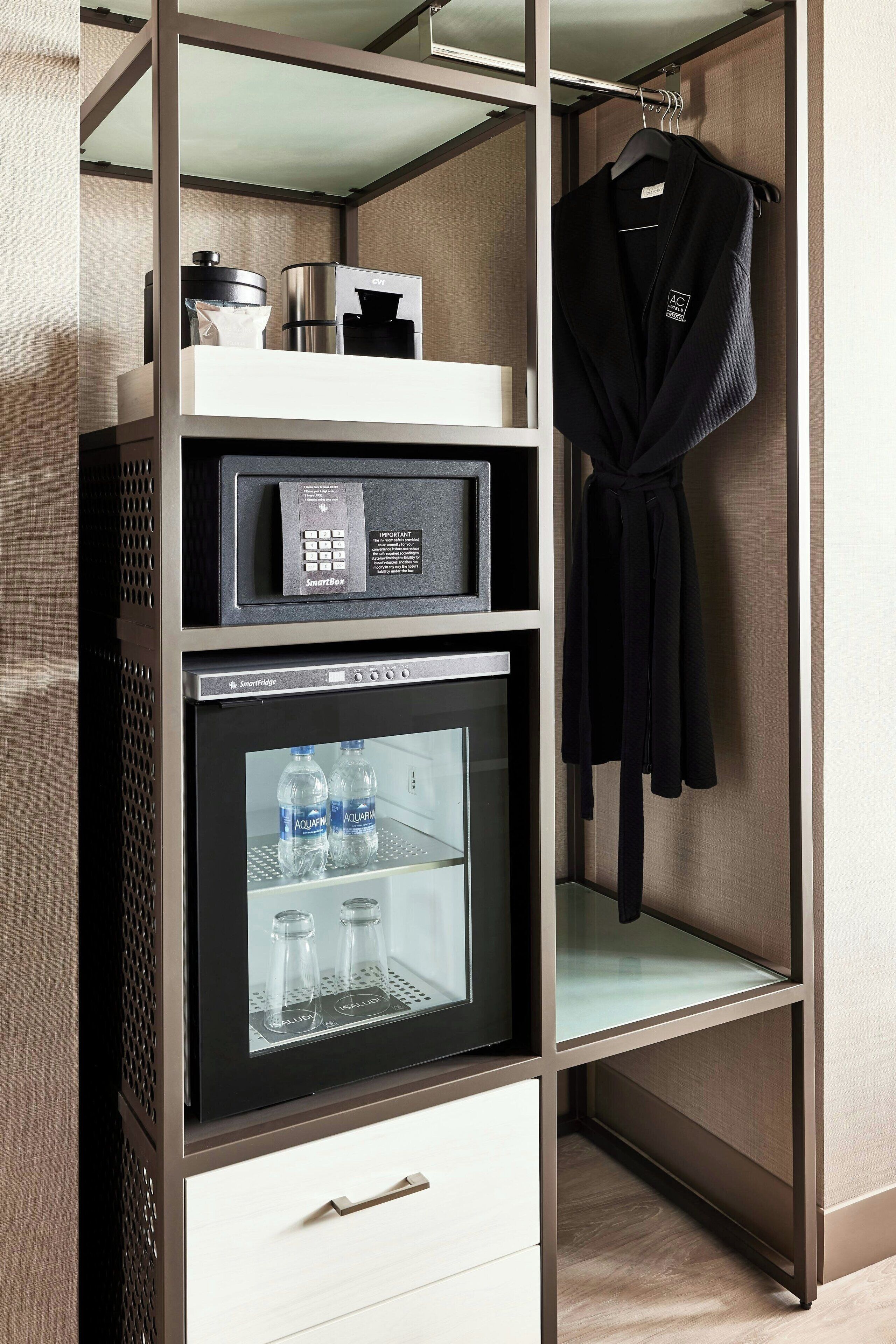 1 bedroom, hypo-allergenic bedding, in-room safe, desk