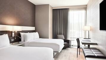Hypo-allergenic bedding, in-room safe, desk, laptop workspace