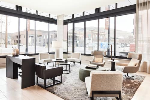 2 bars/lounges, rooftop bar
