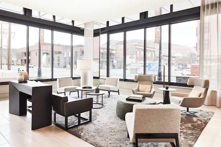 2 bars/lounges, rooftop bar