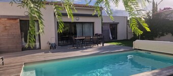 Charming 5* villa, air-conditioned, with swimming pool, 800m from Cala Rossa beach