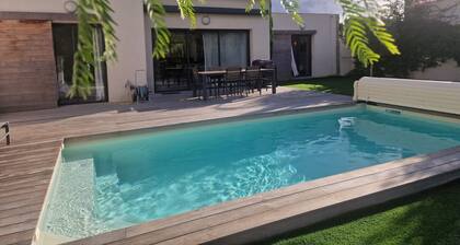 Charming 5* villa, air-conditioned, with swimming pool, 800m from Cala Rossa beach