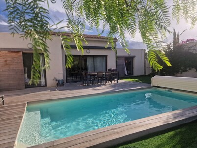 Charming 5* villa, air-conditioned, with swimming pool, 800m from Cala Rossa beach