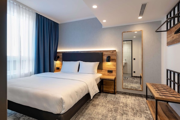 Family Room, 1 Double Bed with Sofa bed (Modern) | Hypo-allergenic bedding, desk, laptop workspace, soundproofing