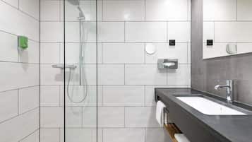 Family Room, 1 Double Bed with Sofa bed (Modern) | Bathroom | Shower, eco-friendly toiletries, hair dryer, towels