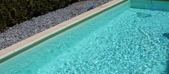 Vacation home for up to 18 people with outdoor pool directly on the Aventura climbing mountain