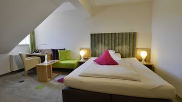 1 bedroom, in-room safe, desk, travel crib