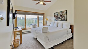 Condo, varias camas, vista a la montaña (Lodgepole 2011) | 3 habitaciones, decoración personalizada y muebles diferentes