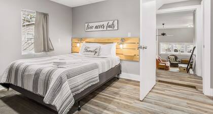 Tandem Suite - Spacious 2 Bedroom Suite Walkable to Downtown TC