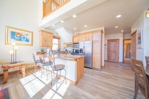 Townhome, Multiple Beds, Mountain View (Antlers Gulch 502) | Private kitchen