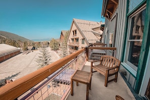 Design Condo, 1 Bedroom, Balcony, Mountain View (Black Bear 8055) | Exterior