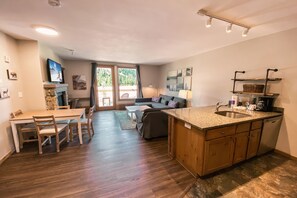 Design Condo, 1 Bedroom, Balcony, Mountain View (Black Bear 8055) | Exterior - Black Bear 8055 (Keystone)