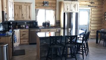 Frigorífic, microones, forn i placa de cuina