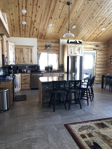 Log Cabin near West Yellowstone! Hot Tub, Single Level!