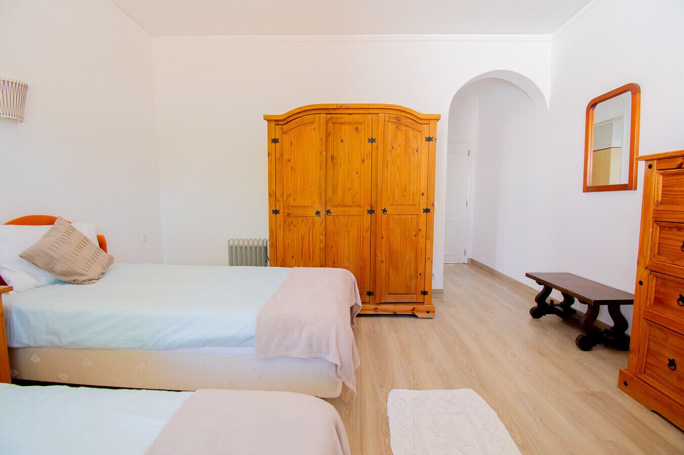 5 chambres, fer et planche à repasser, Wi-Fi gratuit, draps fournis