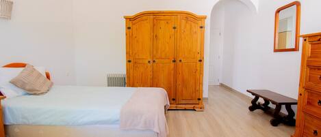 5 chambres, fer et planche Ă repasser, Wi-Fi gratuit, draps fournis