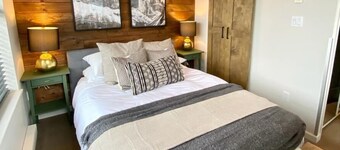 Stunning Deer Lodge Condo in Town Centre at the Olympic Rings