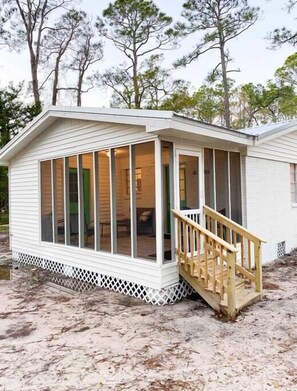 Exterior detail - Cottage in the Pines (Dauphin Island)