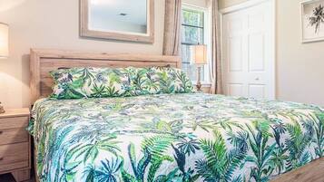 3 chambres, fer et planche à repasser, Wi-Fi, draps fournis
