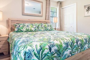 3 bedrooms, iron/ironing board, WiFi, bed sheets - Cottage in the Pines (Dauphin Island)