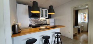 Fridge, microwave, oven, dishwasher