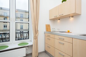 Studio, kjøkken | Eget kjøkken | Mikrobølgeovn, vannkoker, brødrister og kjøkkenutstyr