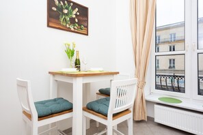 Studio, kjøkken | Eget kjøkken | Mikrobølgeovn, vannkoker, brødrister og kjøkkenutstyr