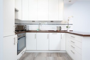 Microonde, lavastoviglie, pentole/stoviglie/utensili