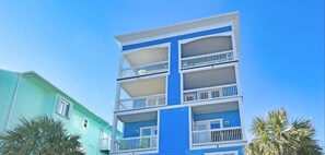 Exterior - Spacious, ocean view and 30 steps from the beach! (Carolina Beach)
