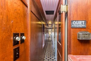 Interior - Historic Train Car - Close to downtown - Romantic Getaway (Fredericksburg)